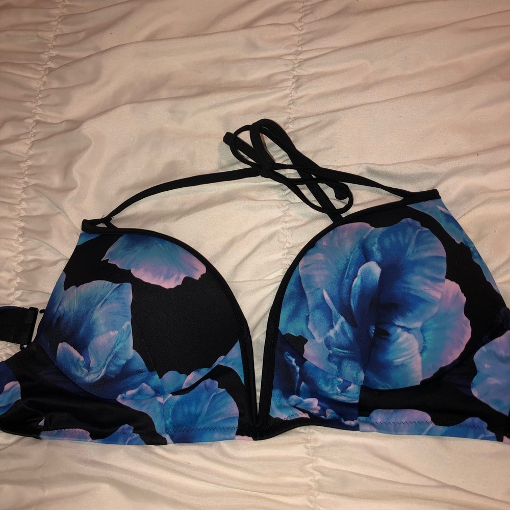 Victoria’s Secret PINK V-plunge top